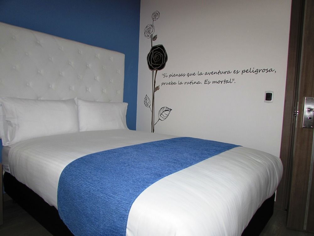 Aw Hotel Plaza Miranda Bogota Exterior photo